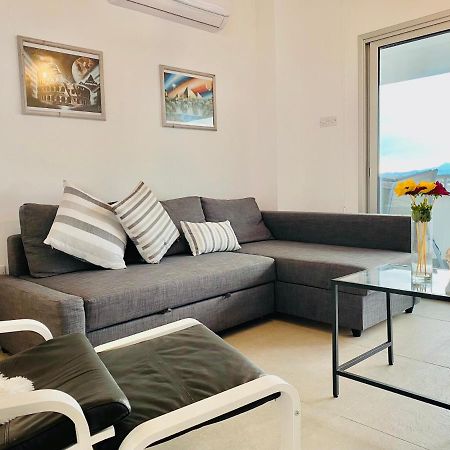 Panoramic Seaside Getaway, 2-Br Penthouse Apartment Ларнака Екстериор снимка