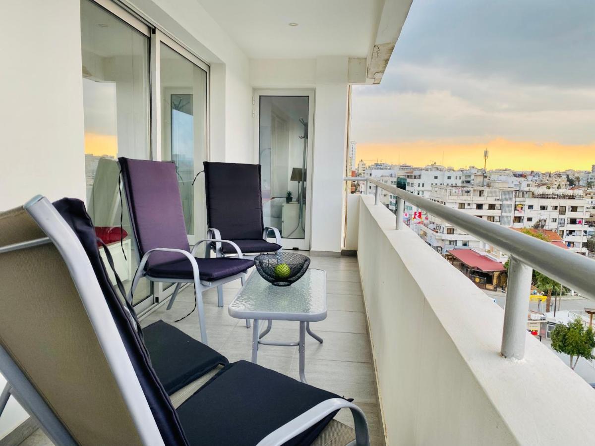 Panoramic Seaside Getaway, 2-Br Penthouse Apartment Ларнака Екстериор снимка