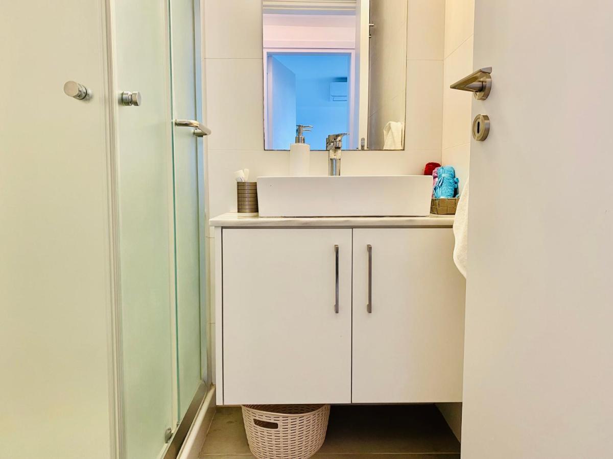 Panoramic Seaside Getaway, 2-Br Penthouse Apartment Ларнака Екстериор снимка