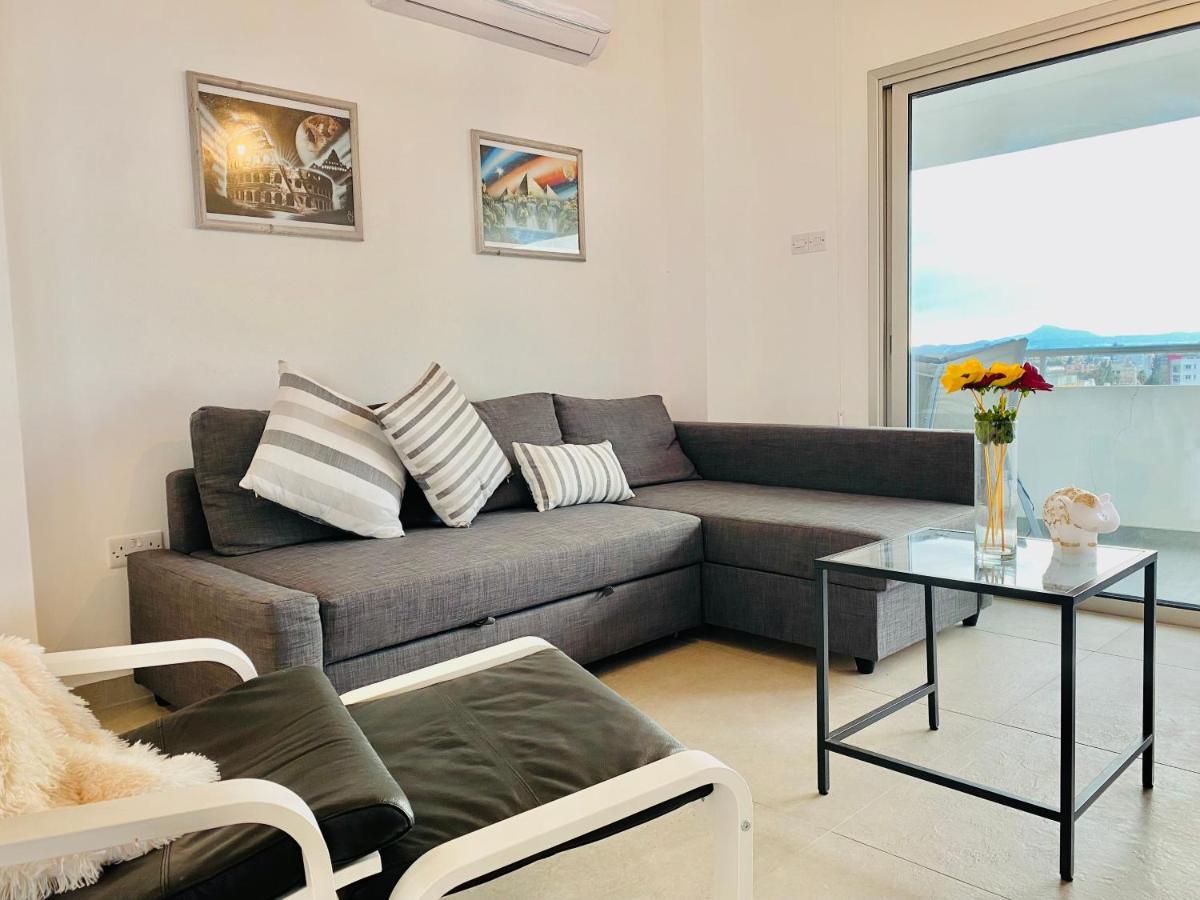 Panoramic Seaside Getaway, 2-Br Penthouse Apartment Ларнака Екстериор снимка