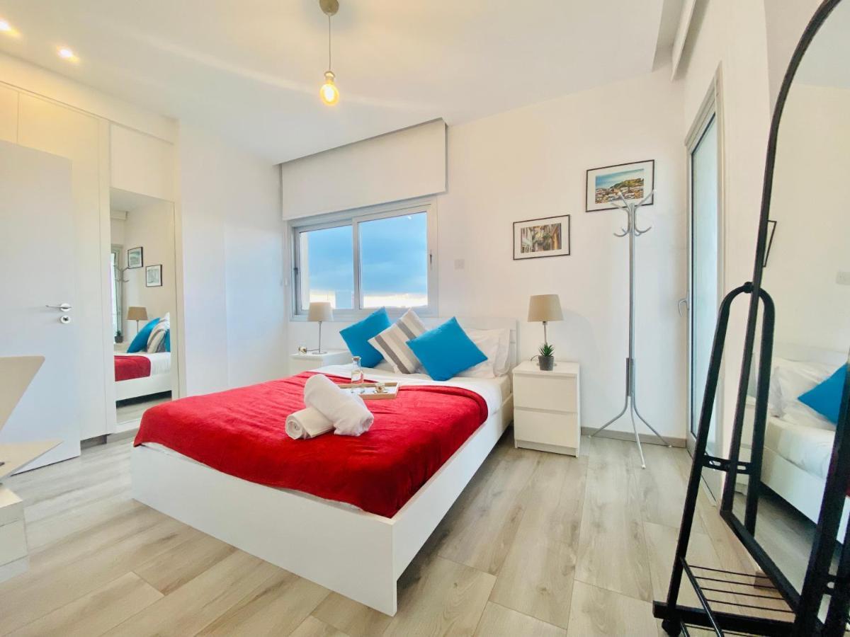 Panoramic Seaside Getaway, 2-Br Penthouse Apartment Ларнака Екстериор снимка